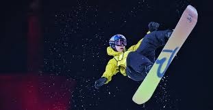 做出年收10亿的爆款后，他投入全部收益要把自己的小说做成游戏