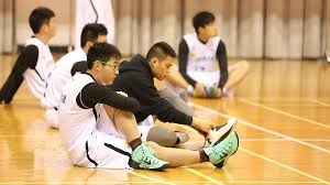 NBA重罚杰伦·布朗35万美元，怒批裁判判罚引发广泛争议